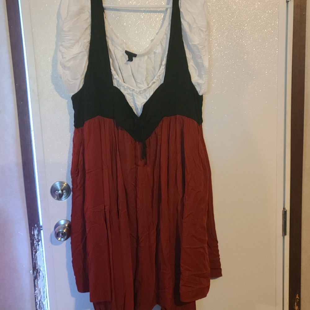 Size 4 pirate costume